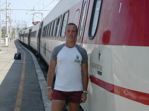Fable vicino ad un Pendolino di prima generazione, a Rimini, nel 2003 Fable vicino ad un Pendolino di prima generazione, a Rimini, nel 2003